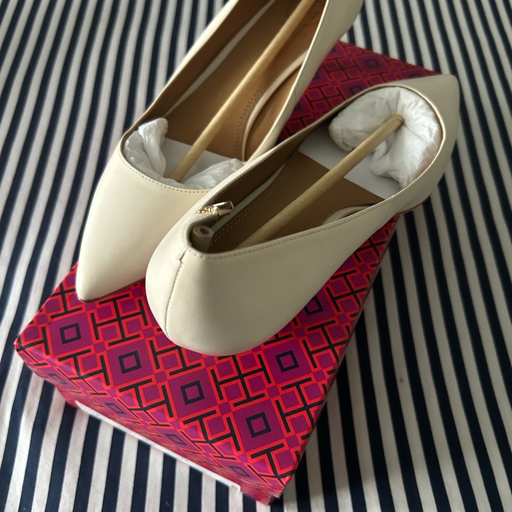 TORY BURCH ELIZABETH 40MM PUMP HEEL - Picture 1 of 9
